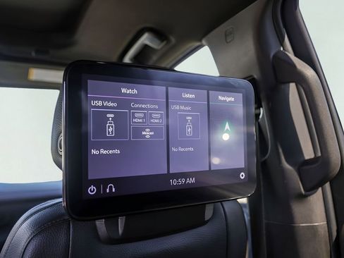 Used 2021 GMC Yukon XL Denali w/ Denali Premium Package image 30