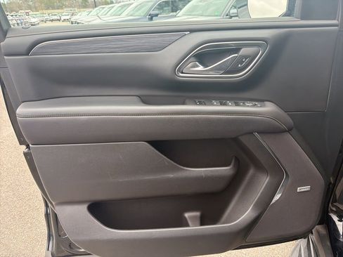 Used 2024 GMC Yukon SLT image 12