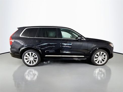 Certified 2025 Volvo XC90 B5 Core w/ Protection Package Premier image 8