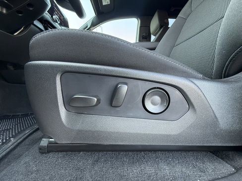 New 2026 GMC Canyon Elevation w/ Convenience Package image 30