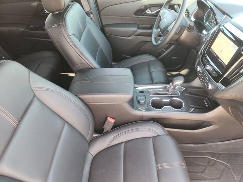 Used 2023 Chevrolet Traverse RS w/ LPO, Floor Liner Package FWD image 9