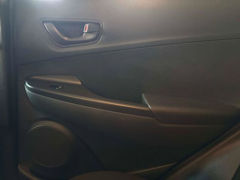 Used 2023 Hyundai Kona SE image 15