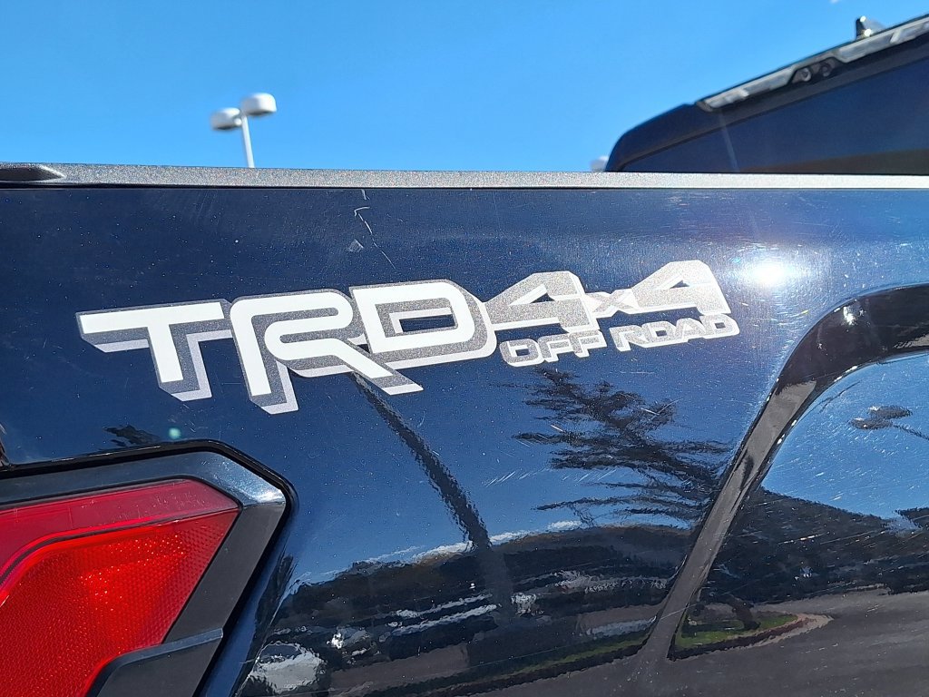 Used 2022 Toyota Tundra Limited w/ TRD Off-Road Package AWD/4WD image 33
