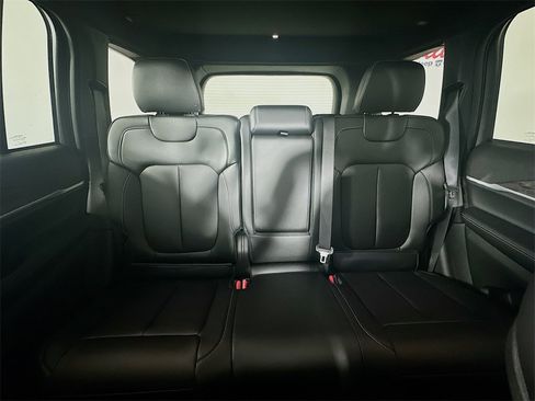 New 2025 Jeep Grand Cherokee Limited w/ Black Appearance Package image 10