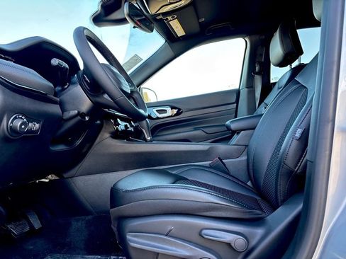 New 2026 Jeep Compass Altitude image 7