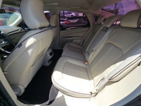 Used 2018 Ford Fusion Platinum FWD image 7