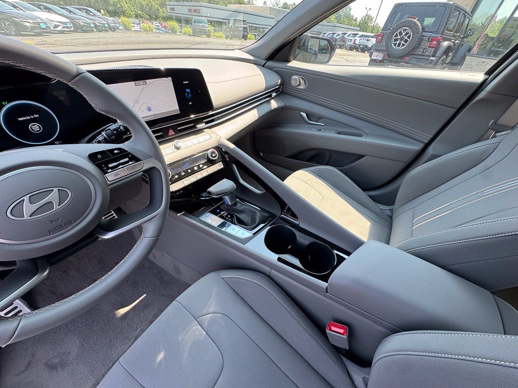 New 2026 Hyundai Elantra SEL FWD image 11