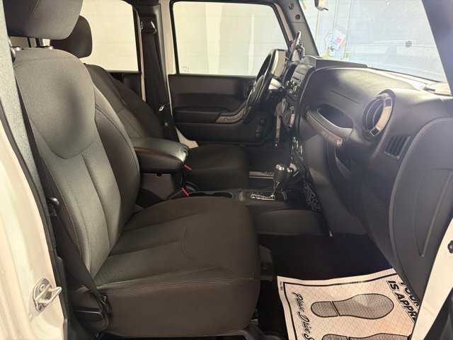 Used 2018 Jeep Wrangler Unlimited Sport w/ Connectivity Group AWD/4WD image 17