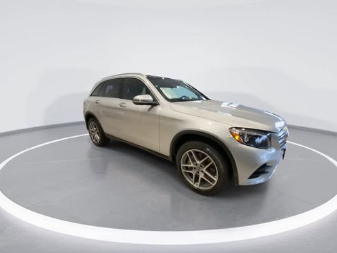 Used 2018 Mercedes-Benz GLC 300 4MATIC image 2