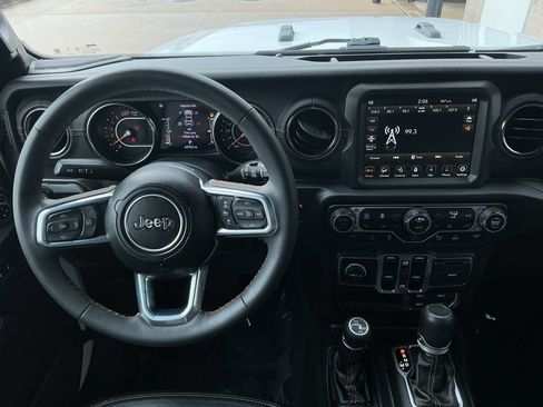 Used 2023 Jeep Wrangler Unlimited Sahara AWD/4WD image 10