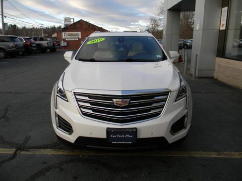 Used 2019 Cadillac XT5 Luxury image 3
