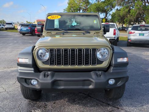 Used 2025 Jeep Wrangler Sport image 9