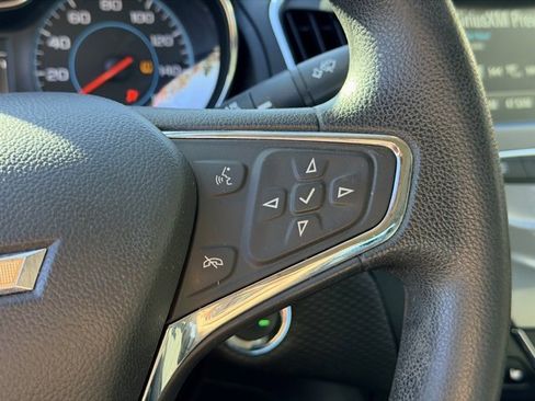 Used 2017 Chevrolet Cruze LT w/ Convenience Package image 10