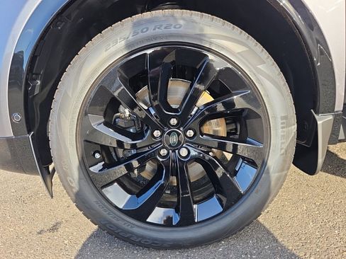 New 2025 Land Rover Discovery Sport Dynamic SE image 28