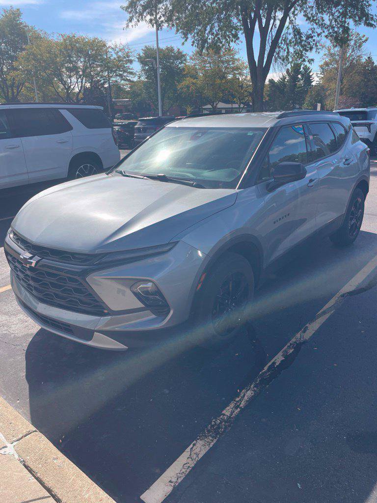 Used 2024 Chevrolet Blazer LT w/ Midnight/Sport Edition FWD image 1