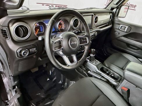 Used 2020 Jeep Wrangler Unlimited Sahara AWD/4WD image 17