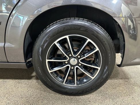 Used 2017 Dodge Grand Caravan SE image 49