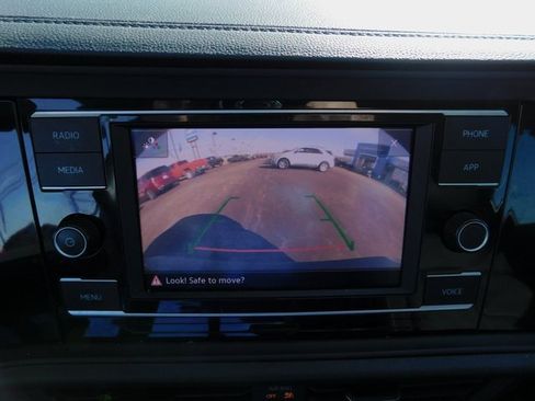 Used 2024 Volkswagen Jetta SE image 34