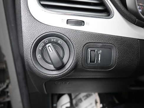 Used 2019 Dodge Journey SE image 22