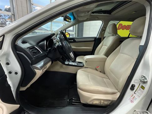 Used 2015 Subaru Outback 2.5i Premium image 11