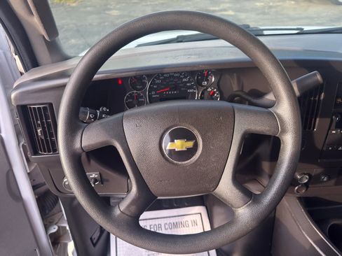 Used 2021 Chevrolet Express 2500 RWD image 24