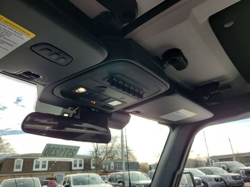 New 2025 Ford Bronco Badlands image 30