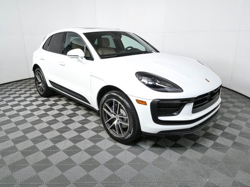 New 2026 Porsche Macan AWD/4WD image 26