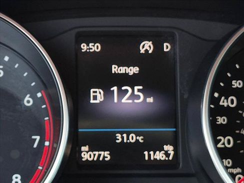 Used 2019 Volkswagen Tiguan S FWD image 10