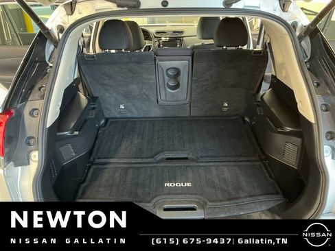 Used 2019 Nissan Rogue SV w/ Sun & Sound Touring Package FWD image 21