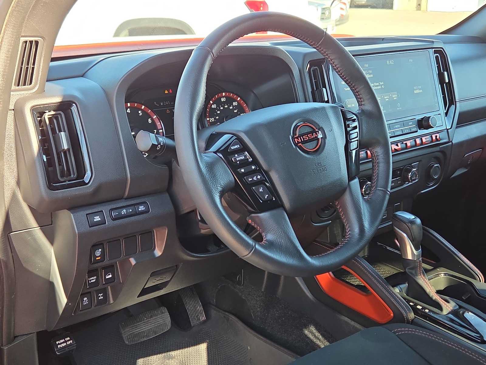Used 2025 Nissan Frontier PRO-4X w/ Interior Protection Package AWD/4WD image 10
