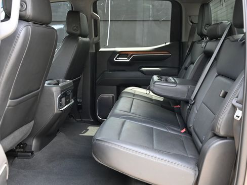 Used 2023 GMC Sierra 1500 Denali AWD/4WD image 17