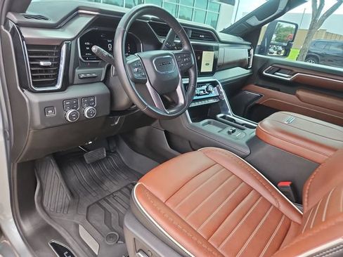 Used 2025 GMC Sierra 3500 Denali Ultimate AWD/4WD image 10