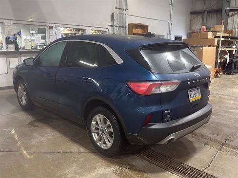 Used 2020 Ford Escape SE image 12