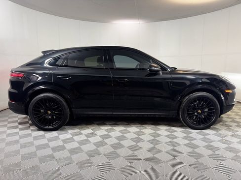 Used 2023 Porsche Cayenne Platinum Edition w/ Towing Package w/o Tow Ball image 5