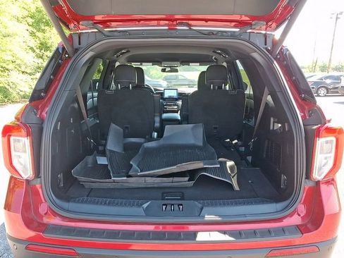 Used 2020 Ford Explorer XLT w/ Equipment Group 202A AWD/4WD image 27