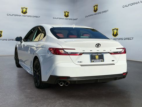 Used 2025 Toyota Camry SE w/ Convenience Package image 7