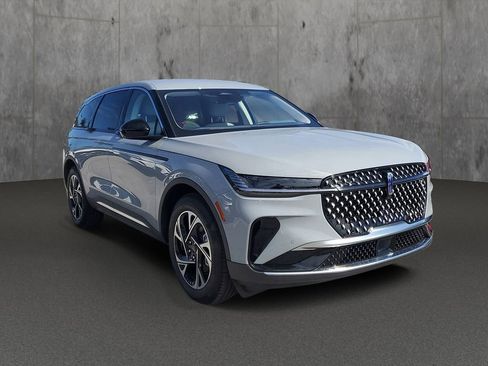 New 2026 Lincoln Nautilus Premier AWD/4WD image 32