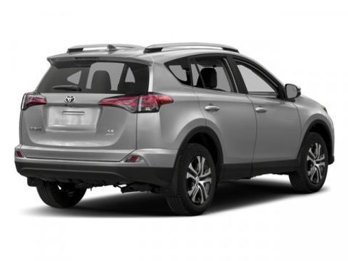 Used 2018 Toyota RAV4 LE image 2