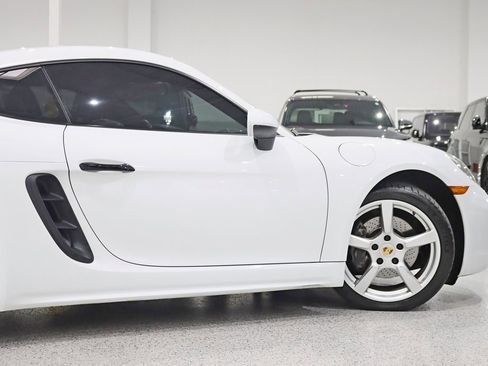 Used 2017 Porsche 718 Cayman image 10