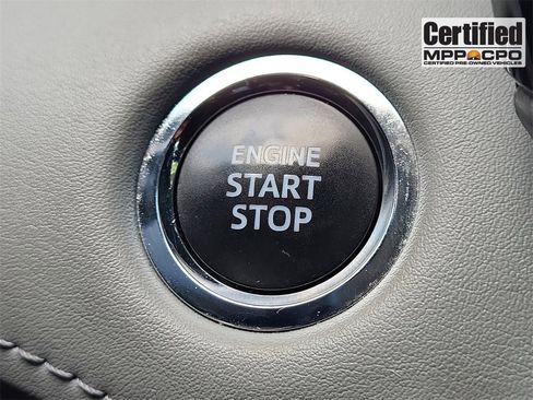 Used 2023 Toyota Highlander L image 27