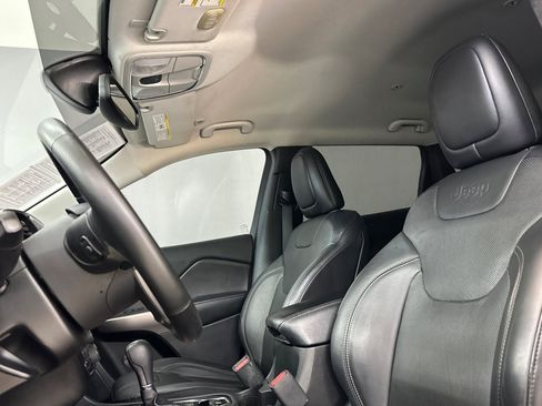 Used 2019 Jeep Cherokee Limited FWD image 5