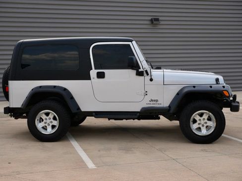 Used 2006 Jeep Wrangler Unlimited AWD/4WD image 2