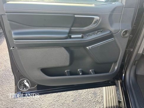 New 2025 Ford Expedition Platinum image 11