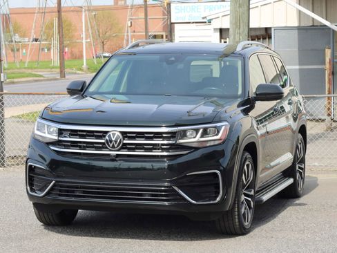 Used 2022 Volkswagen Atlas SEL Premium image 3