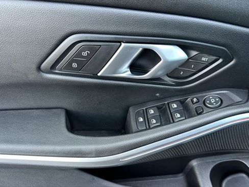 Used 2025 BMW 330i Sedan w/ M Sport Package RWD image 10