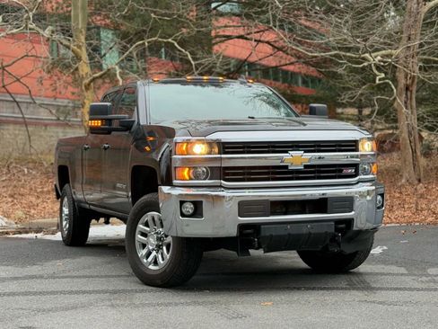 Used 2015 Chevrolet Silverado 3500 LT w/ LT Convenience Package AWD/4WD image 2