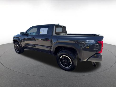 Used 2025 Toyota Tacoma TRD Off-Road AWD/4WD image 9