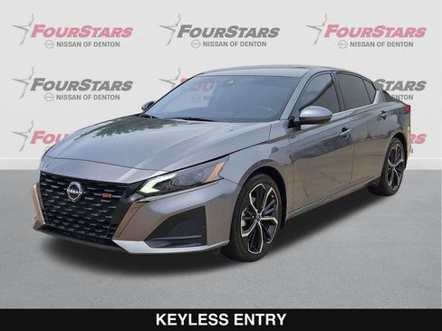 Used 2023 Nissan Altima 2.5 SR FWD image 8