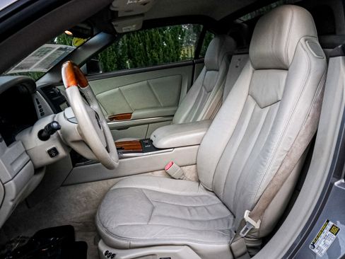 Used 2005 Cadillac XLR image 17