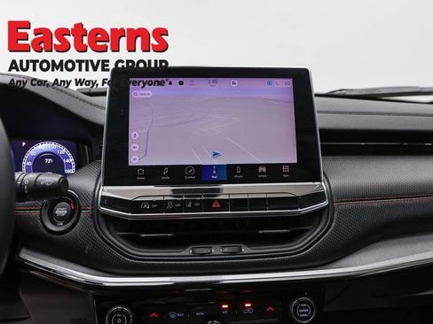 Used 2022 Jeep Compass Trailhawk w/ Trailhawk Elite Group AWD/4WD image 12